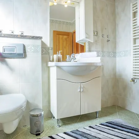 Carla 1 By Interhome شقة